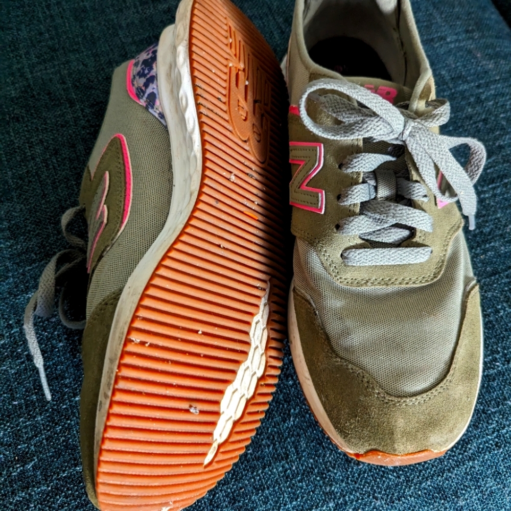 New Balance Fresh Foam size 9.5 - worn once!